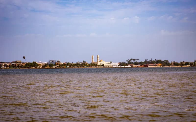 ville de kampot au bord de la rivière
