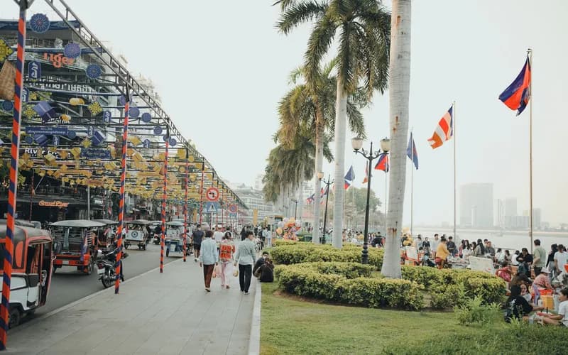 phnom penh tuk tuk