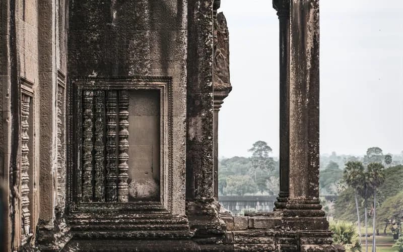 temple corridor angkor