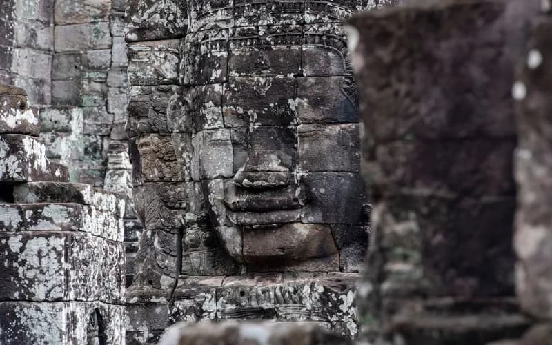 temple du bayon visages de pierre