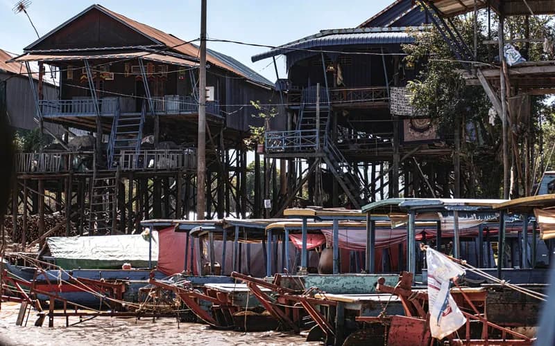 wooden boat tonle sap lake