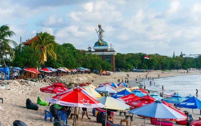 plage de bali foule