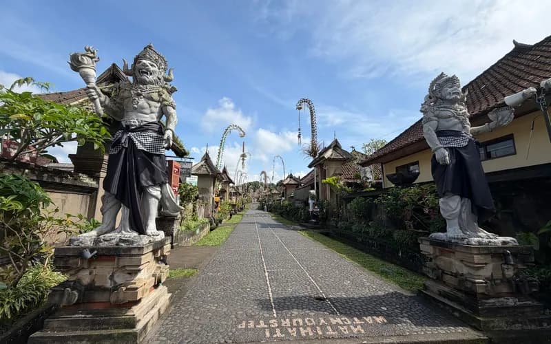 quiet village lane bali