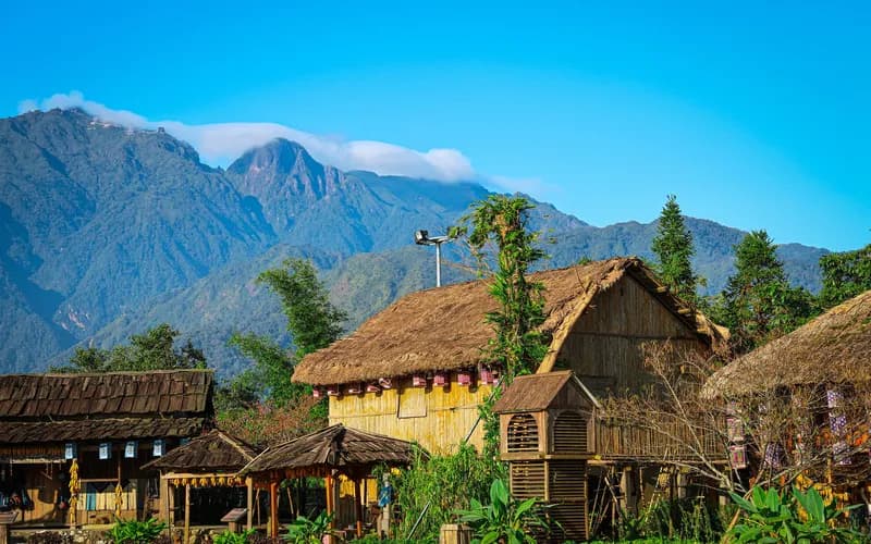 hill village trek northern laos