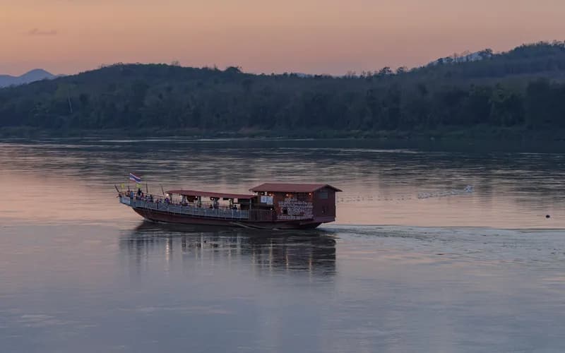 mekong river low water sandbanks