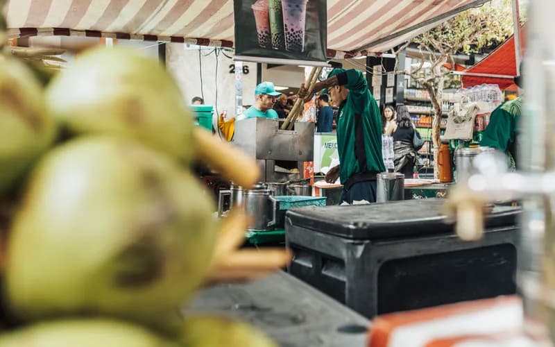 bouteilles d'eau au marché