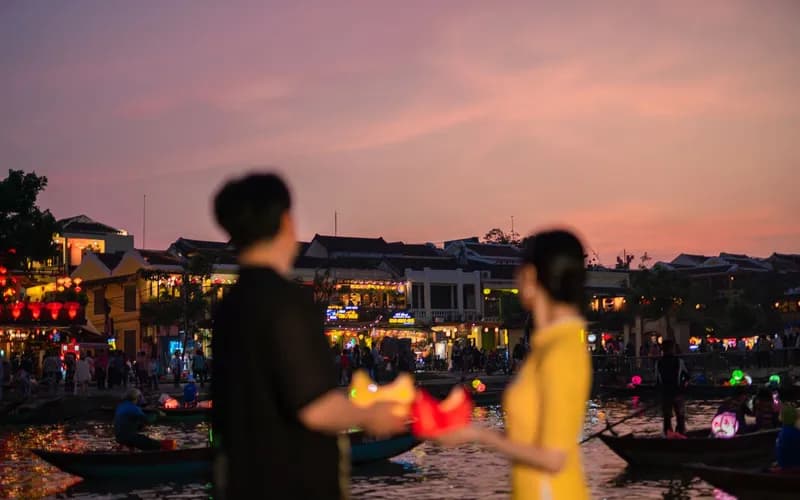 croisière rivière melaka lanternes crépuscule