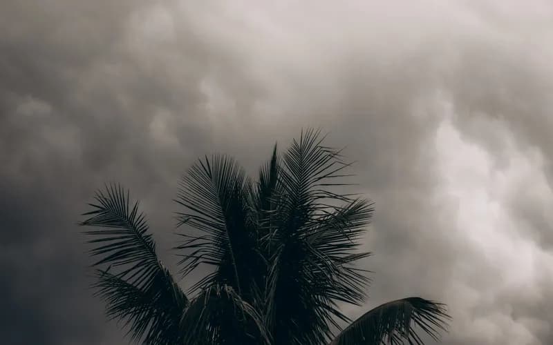 ciel tropical orageux