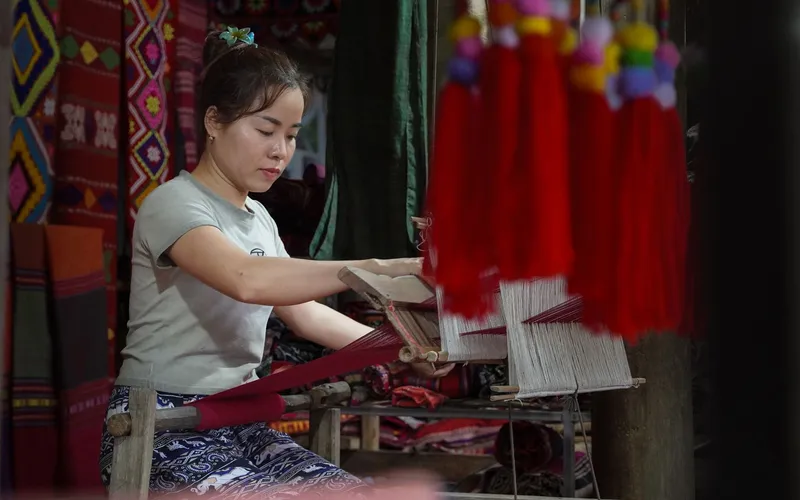 handwoven textile loom