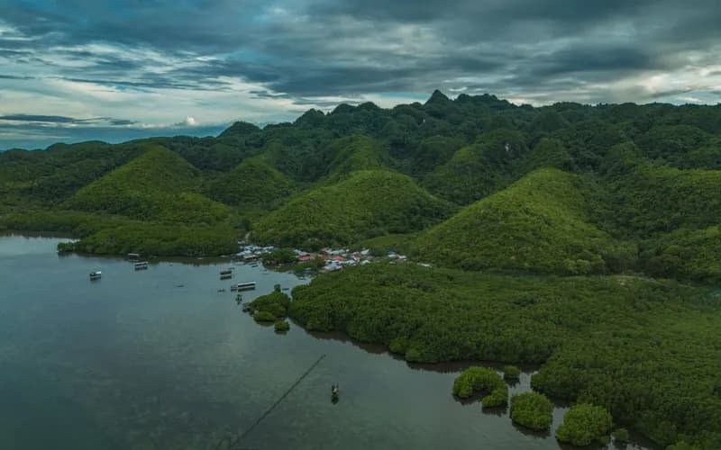 green mountain island coast
