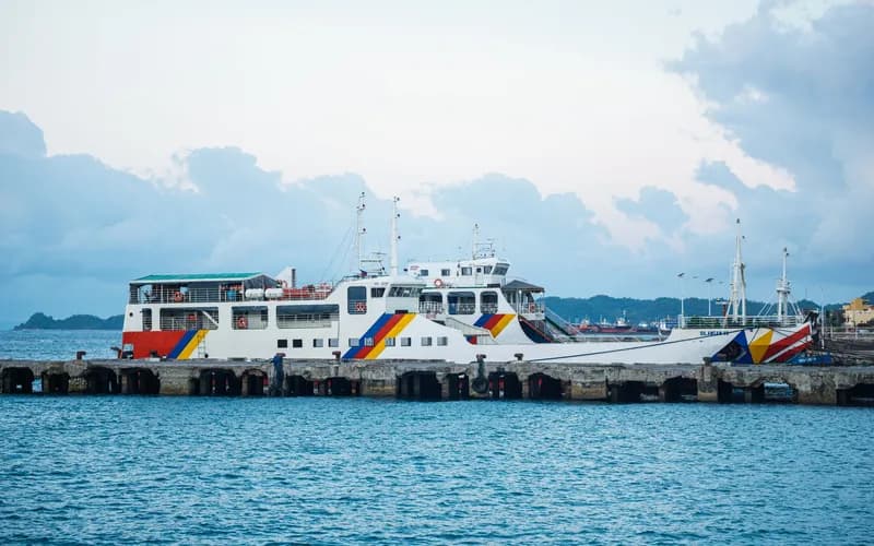 embarcadère de ferry thaïlande île