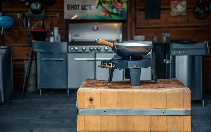 wok cooking class kitchen