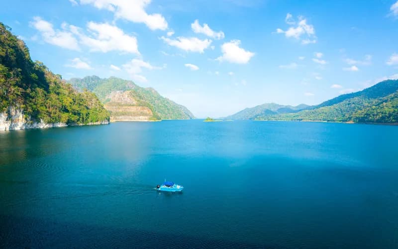 cheow lan lake