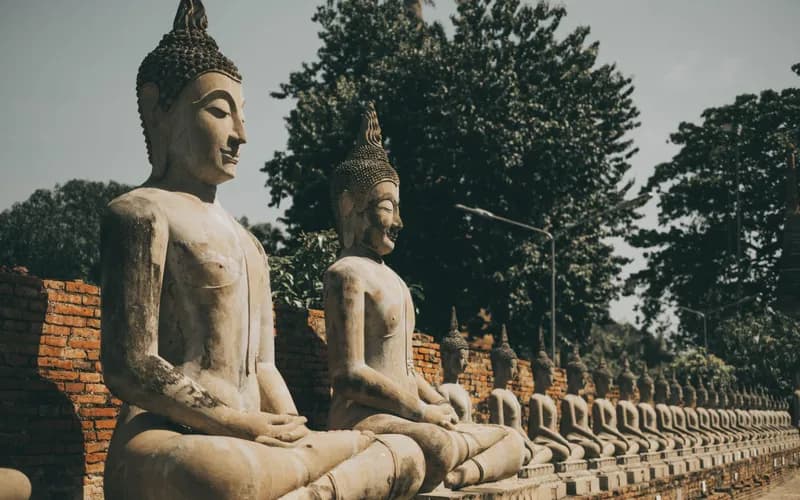 seated buddha statue thailand