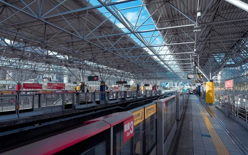 krung thep aphiwat central terminal interior