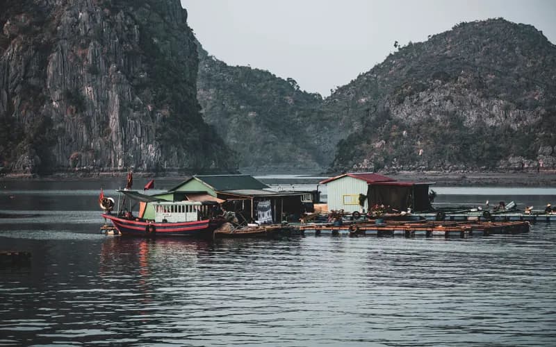 bateaux de pêche village flottant