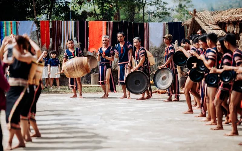musiciens de gongs hauts plateaux
