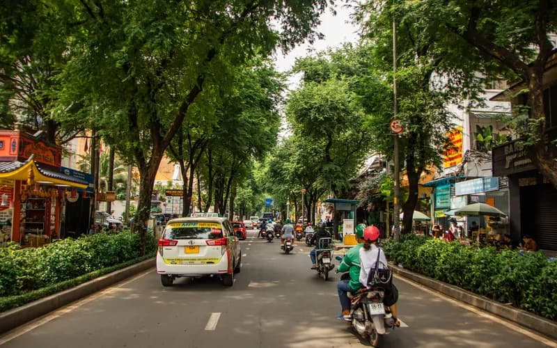 hanoi taxi street