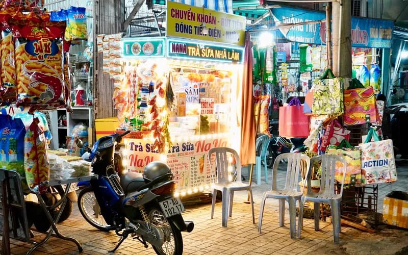 vietnamese street food stall
