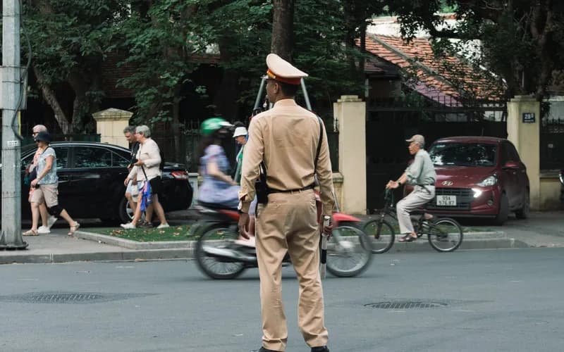 traffic police vietnam